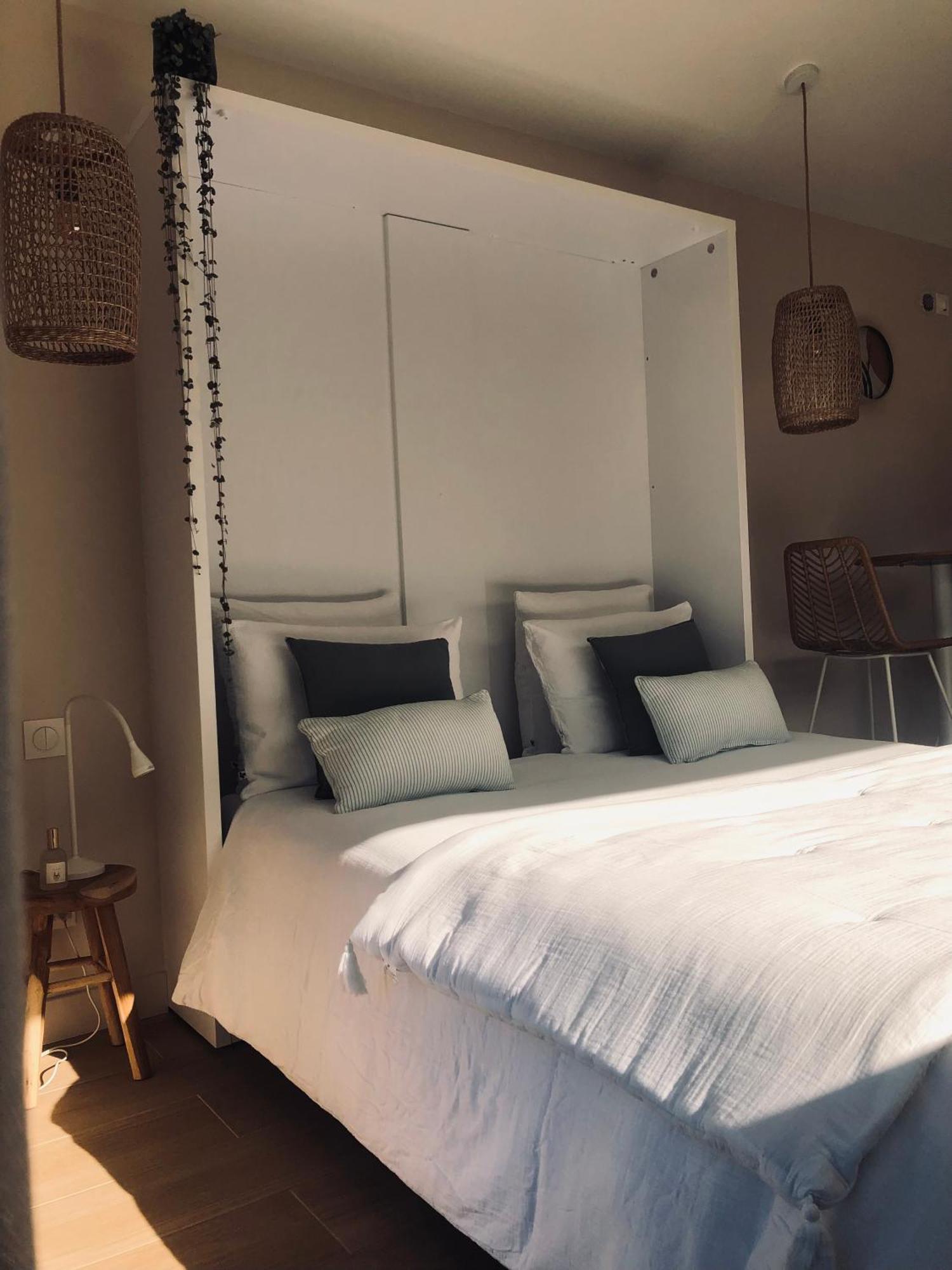 La Parenthese Hotel Auberives-sur-Vareze Luaran gambar